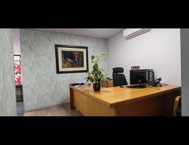 BUSINESS PROPERTY TO RENT IN LYNNWOOD GLEN